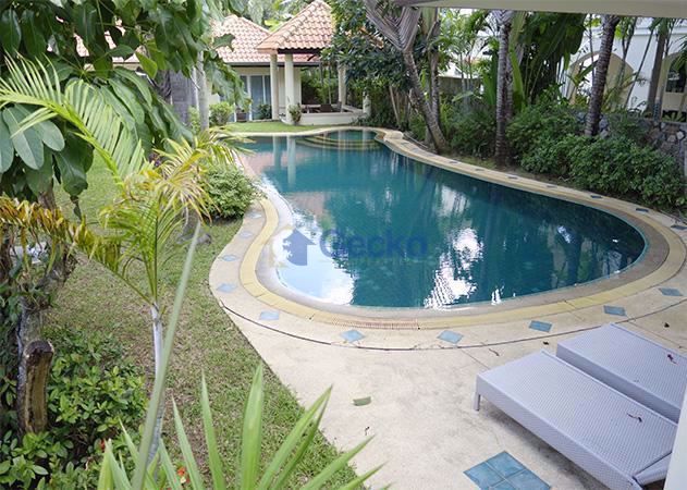 3 ห้องนอน บ้าน เข้า วิสเปอริ่ง ปาล์ม  พัทยาตะวันออก H002875