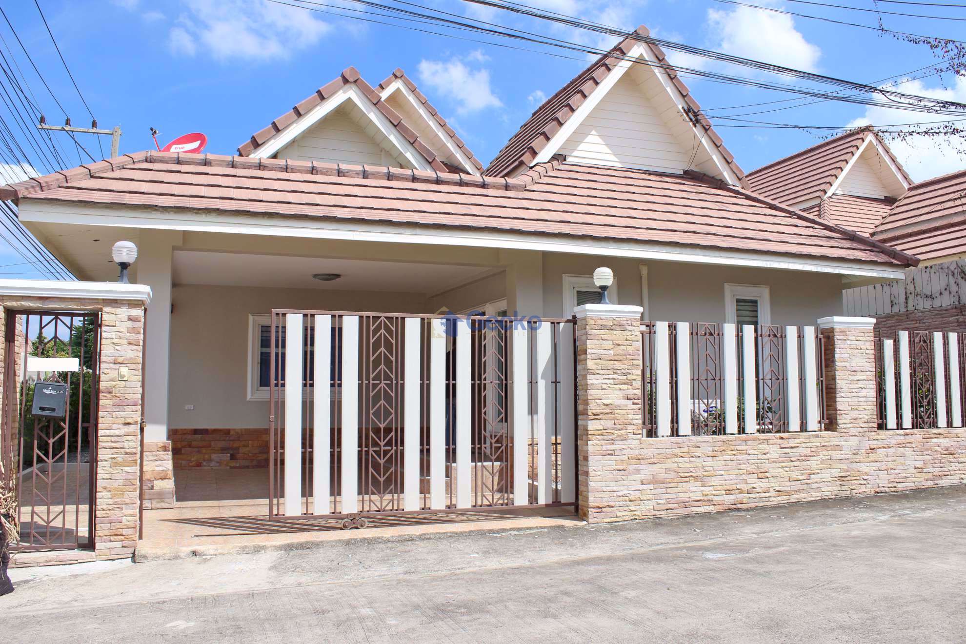 3 ห้องนอน บ้าน เข้า Chokchai Gardens 3  พัทยาตะวันออก H002966