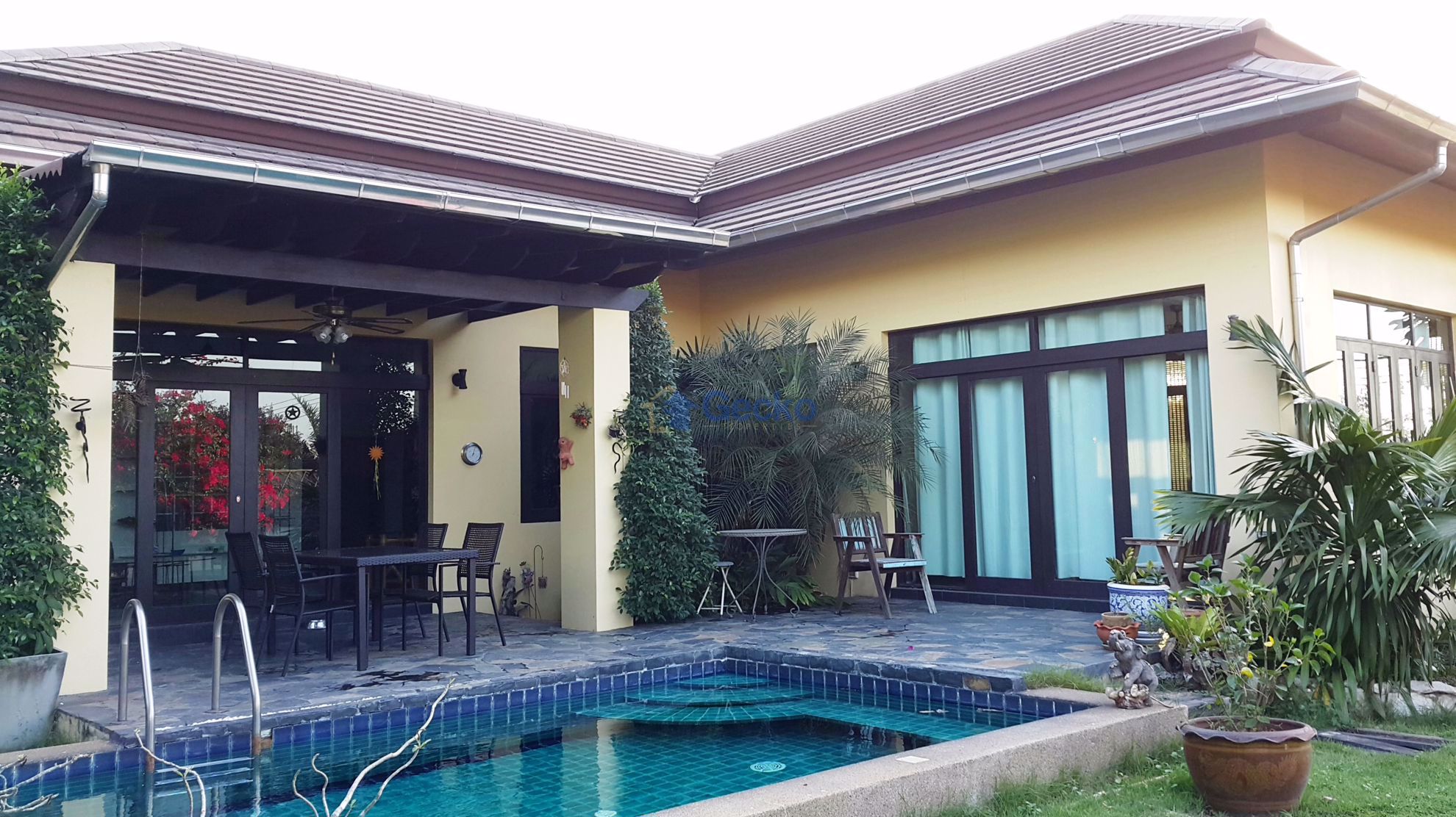 3 ห้องนอน บ้าน เข้า Grand Garden Homes  บางเสร่ H003046
