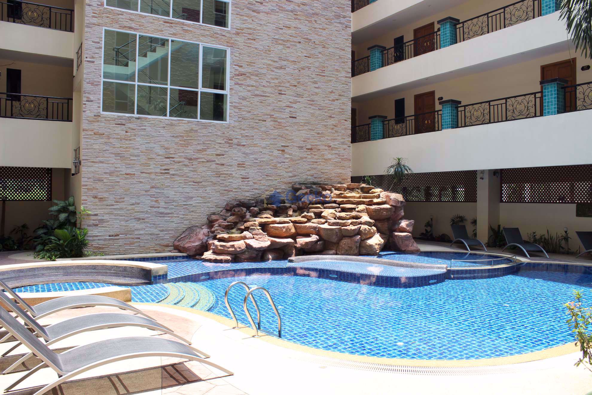 2 ห้องนอน คอนโดมิเนี่ยม เข้า Nova Atrium พัทยากลาง C003233
