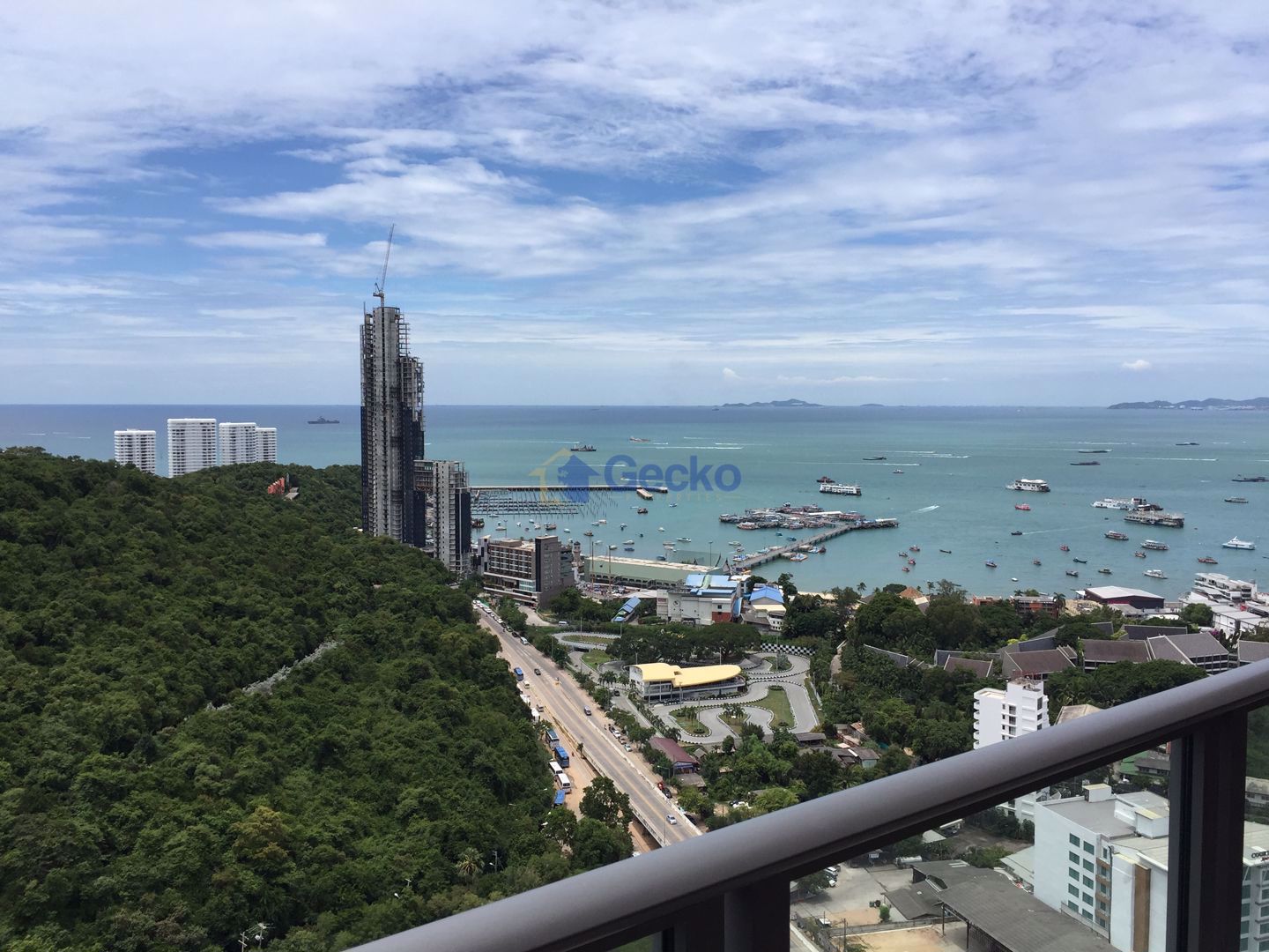 2 ห้องนอน คอนโดมิเนี่ยม เข้า Unixx South Pattaya พัทยาใต้ C002651