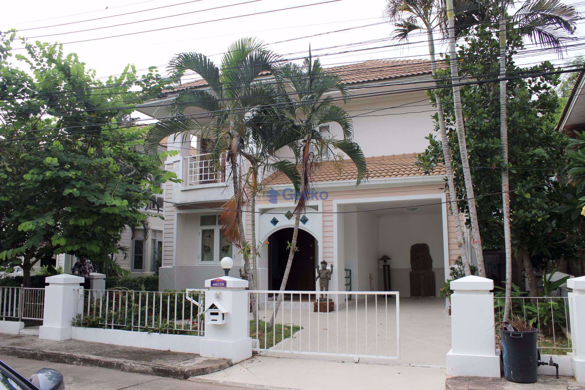 3 ห้องนอน บ้าน เข้า Baan Suan Lalana  จอมเทียน H002684