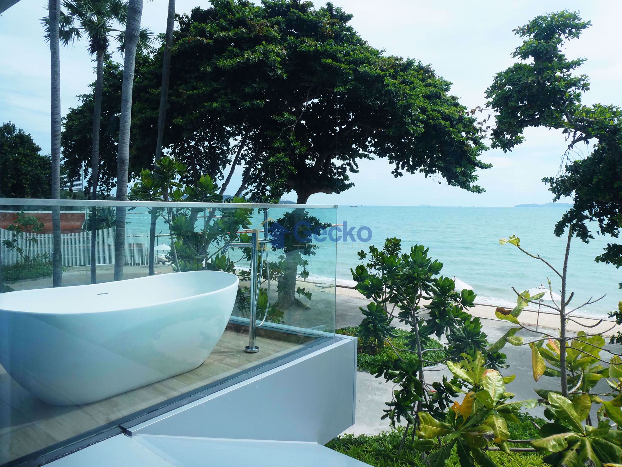 1 Bedroom Condo in Arom Wongamat Wongamat C008547