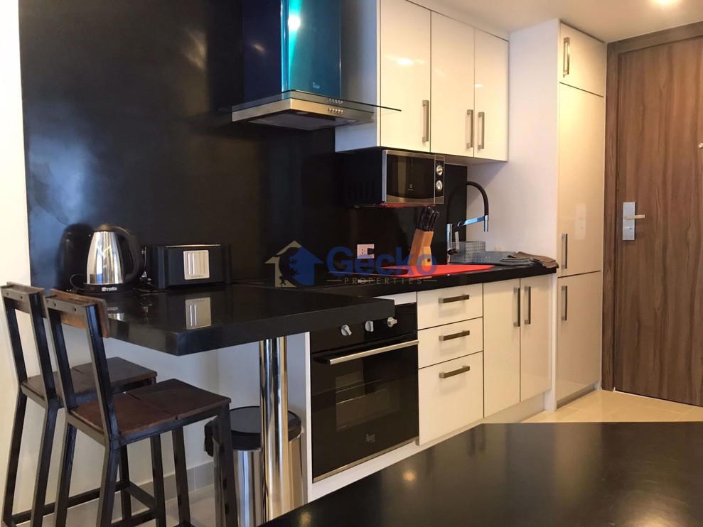 2 Bedrooms Condo in Grand Avenue Central Pattaya C008343 (Photo 1)