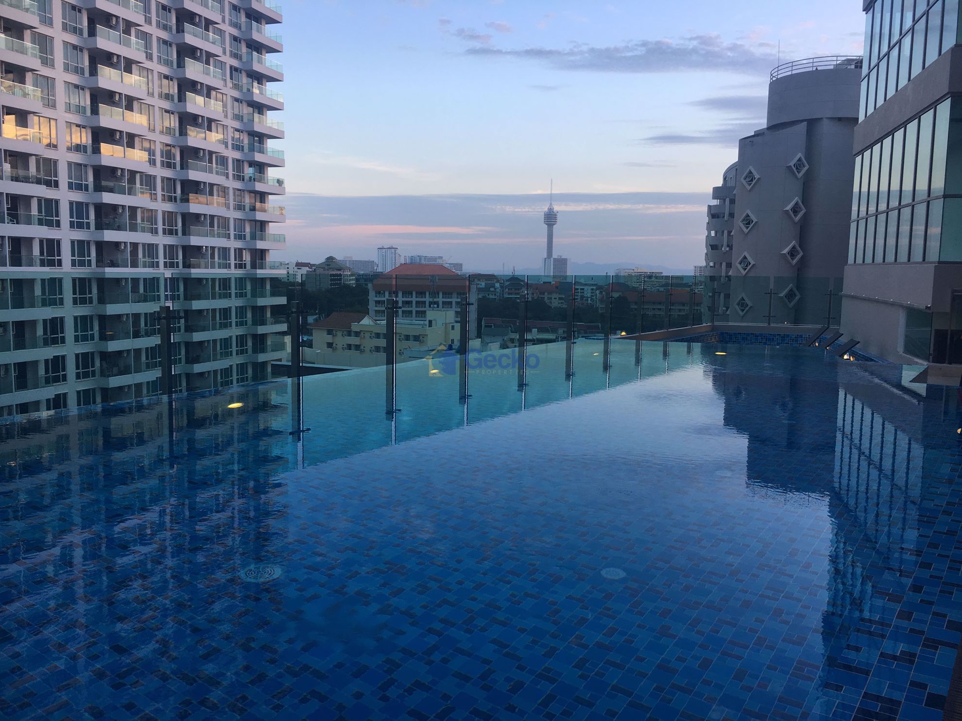 1 ห้องนอน คอนโดมิเนี่ยม เข้า เดอะ คลาวน์ พระตำหนัก C002391