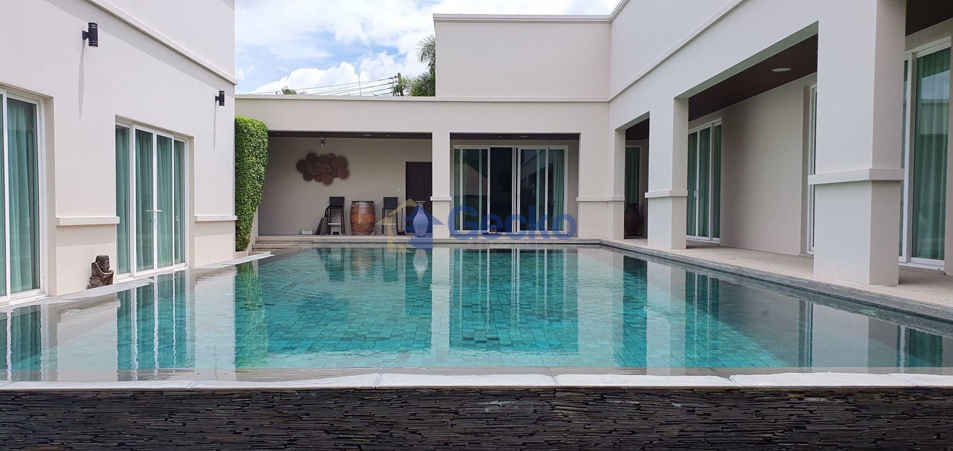4 Bedrooms House in The Vineyard Phase 1  East Pattaya H008522