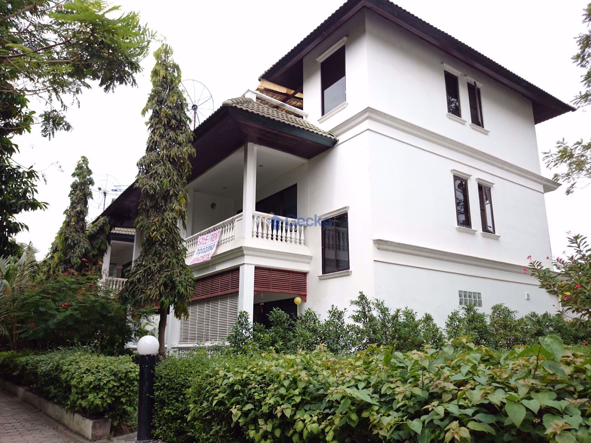 3 ห้องนอน บ้าน เข้า Baan Somprasong  นาจอมเทียน H002445
