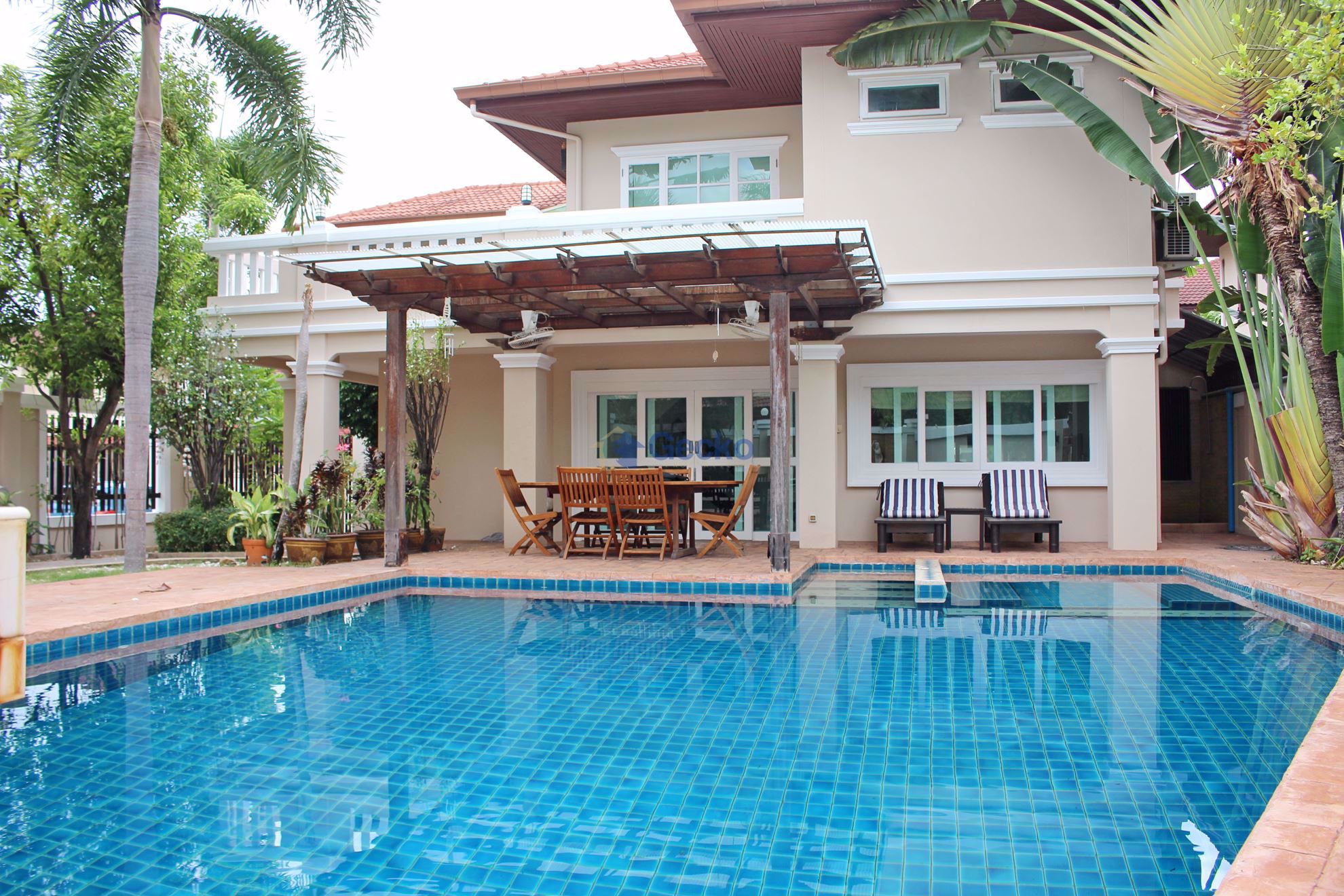 4 Bedrooms House in European Home Place  East Pattaya H007951