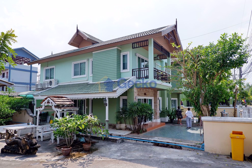 3 Bedrooms House  East Pattaya H008030 (Photo 2)