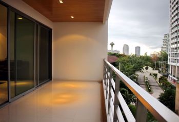 พระตำหนัก คอนโดมิเนี่ยม - C007542