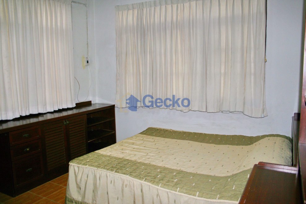 3 Bedrooms House  Central Pattaya H006967 (Photo 4)