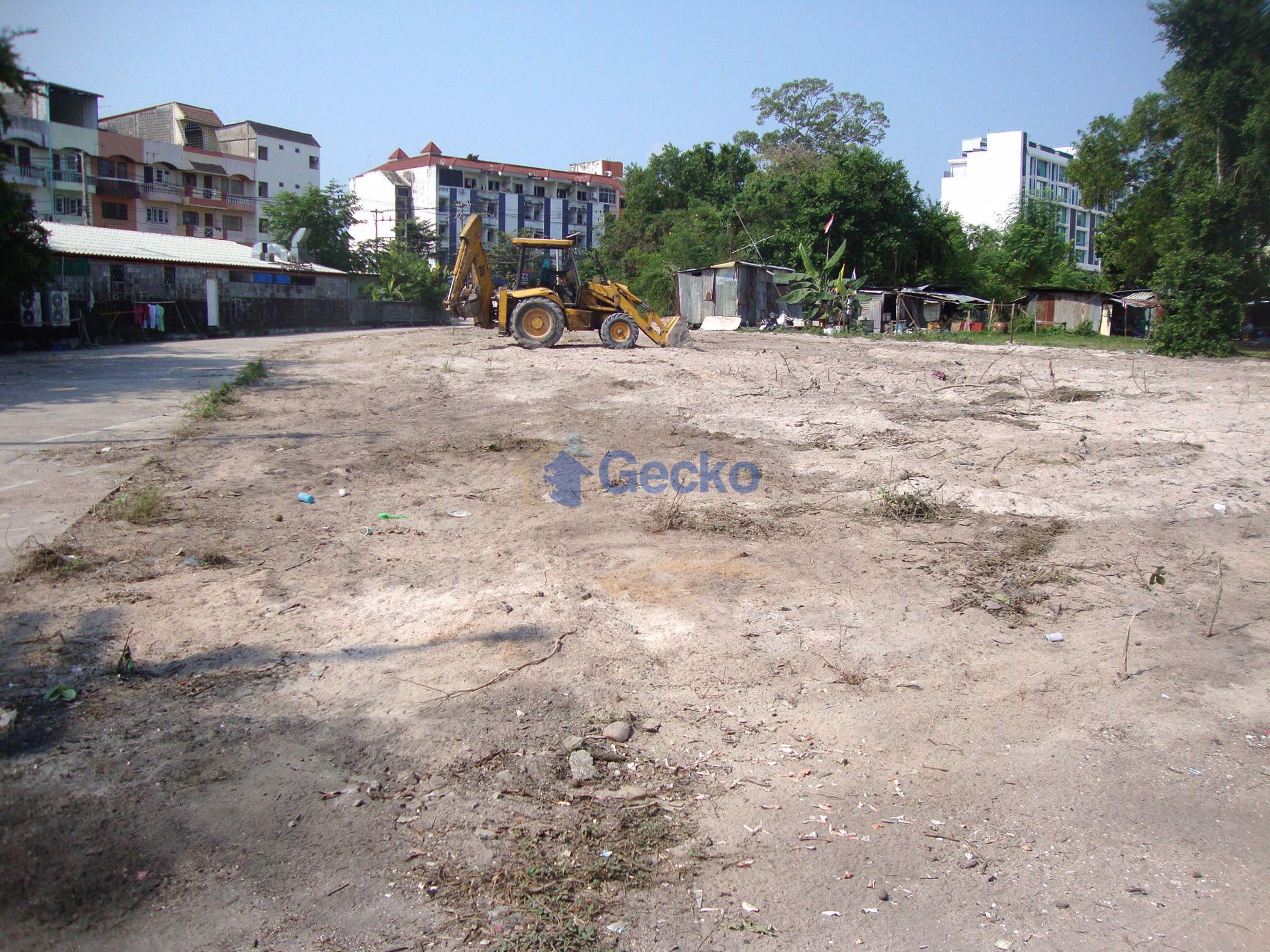 Land available in Na Kluea L003718