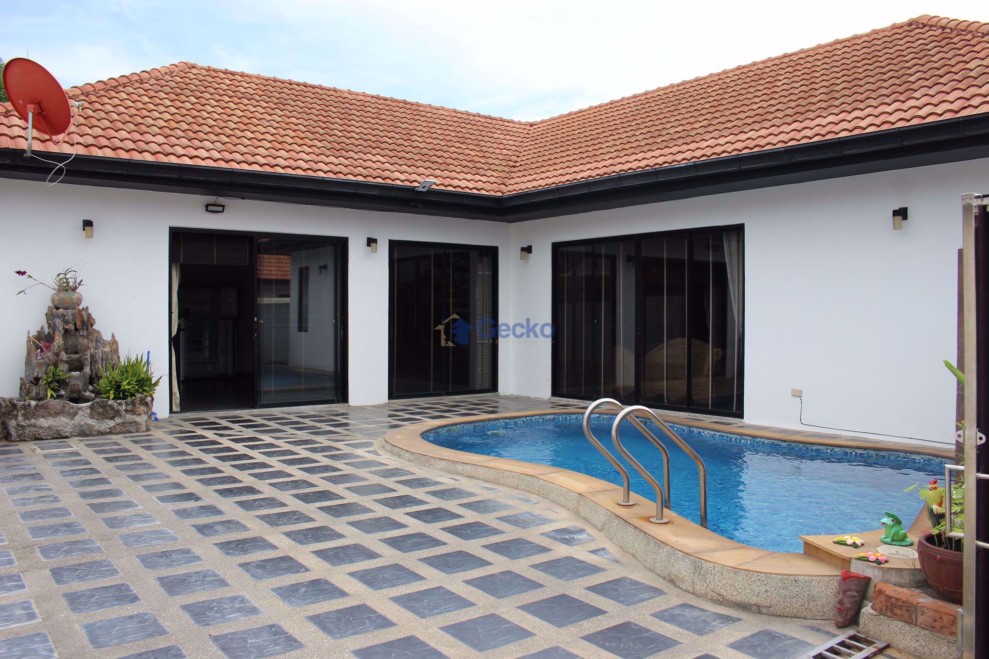 2 ห้องนอน บ้าน in Freeway Villas  พัทยาตะวันออก H007362