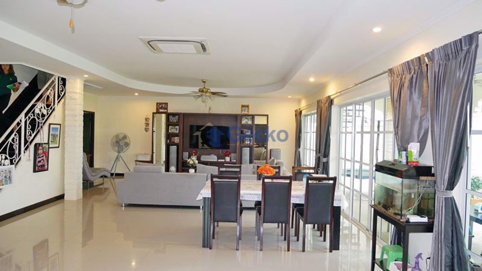 5 ห้องนอน บ้าน in Tudor Villas  พัทยาตะวันออก H006861 (Photo 3)