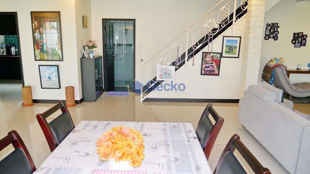 5 ห้องนอน บ้าน in Tudor Villas  พัทยาตะวันออก H006861 (Photo 4)