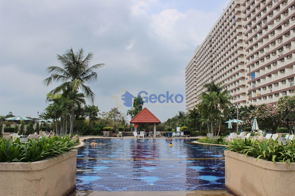 Jomtien Beach Condo (Rimhad) (Cover Photo)