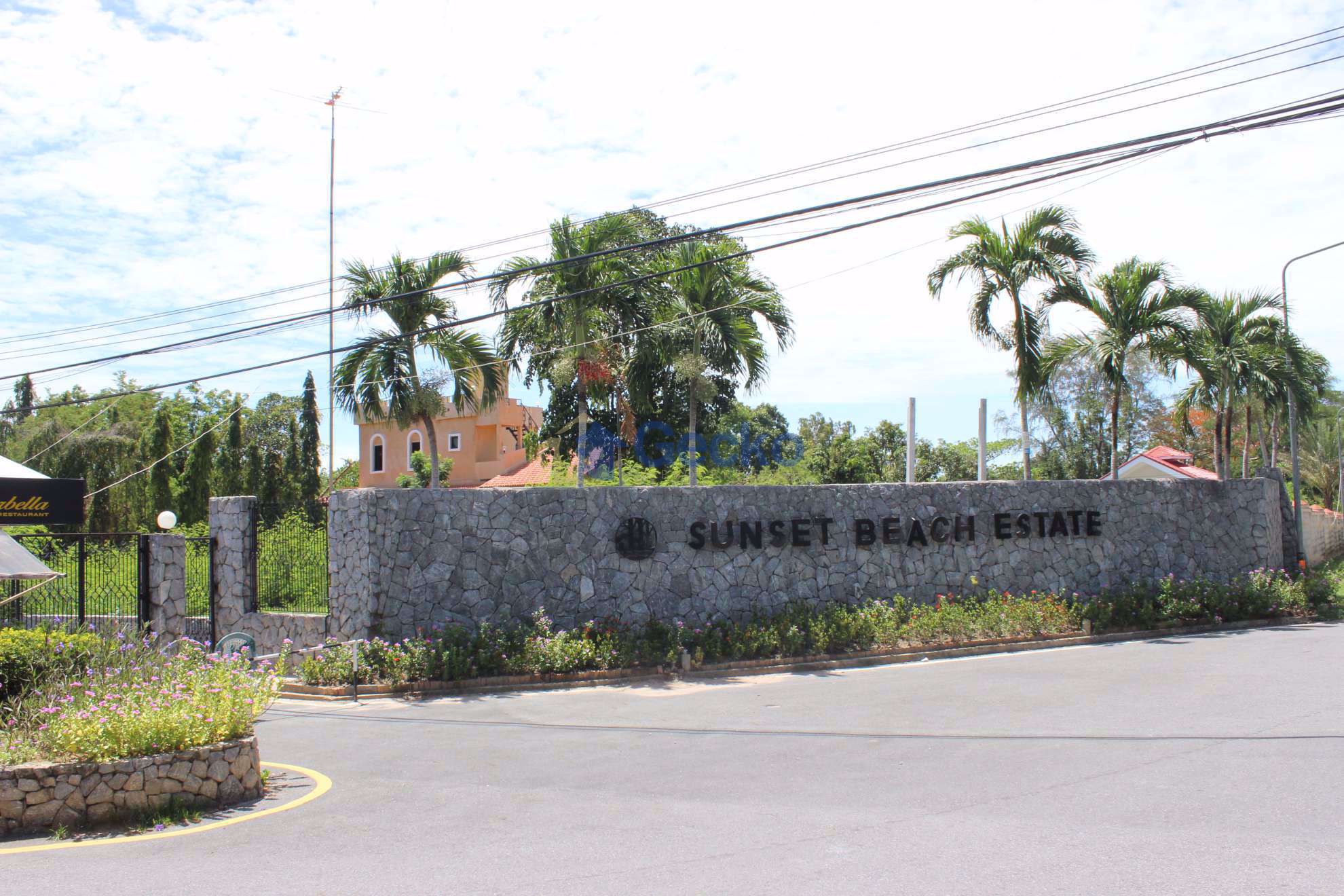 Sunset Beach Estate