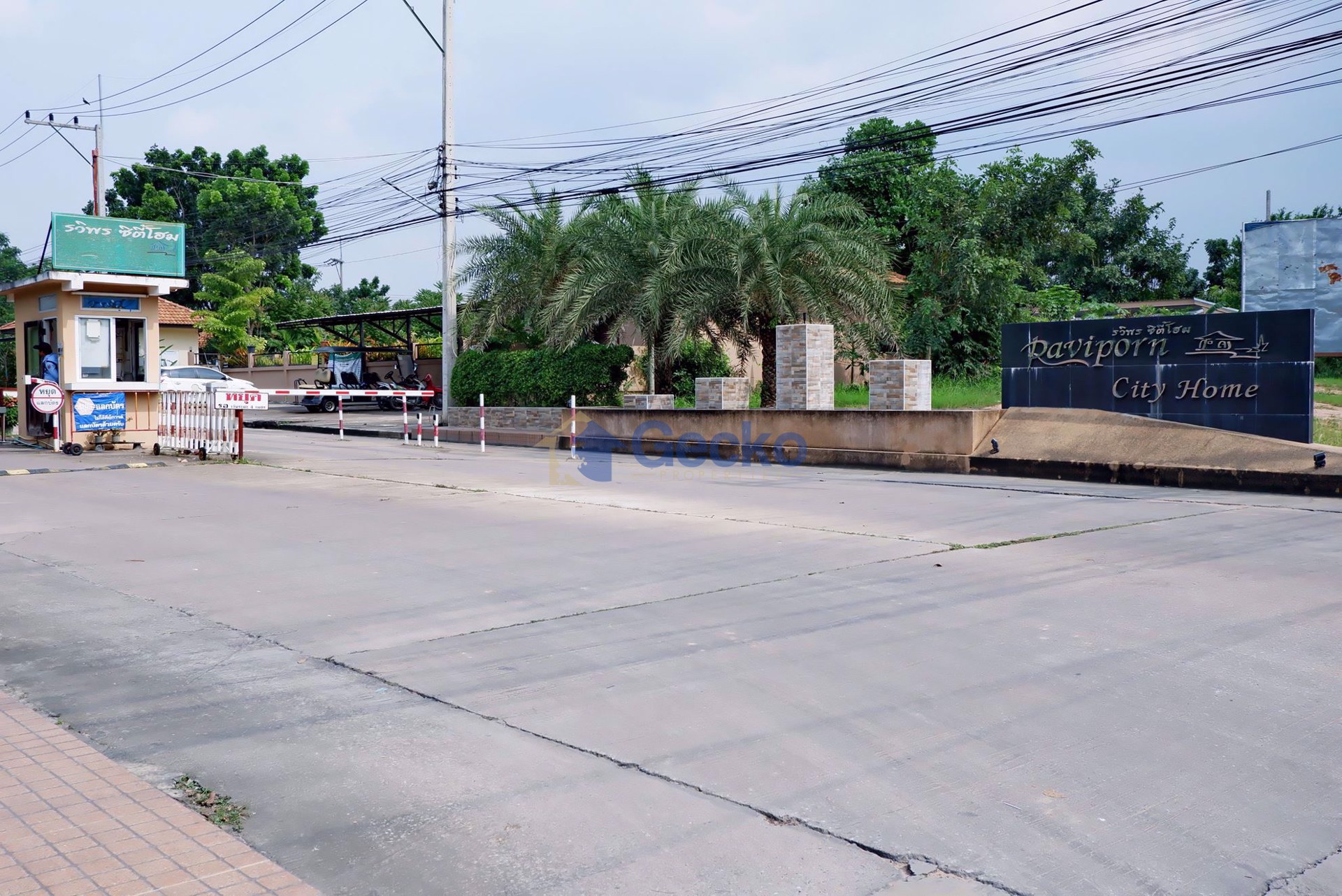 Raviporn City Home Village