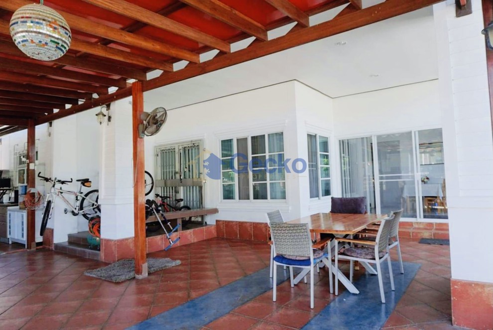 3 Bedrooms House in Baan Sirisa 14  East Pattaya H008956 (Photo 3)
