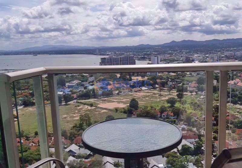 1 Bedroom Condo in The Riviera Wong Amat Beach Wongamat C008970