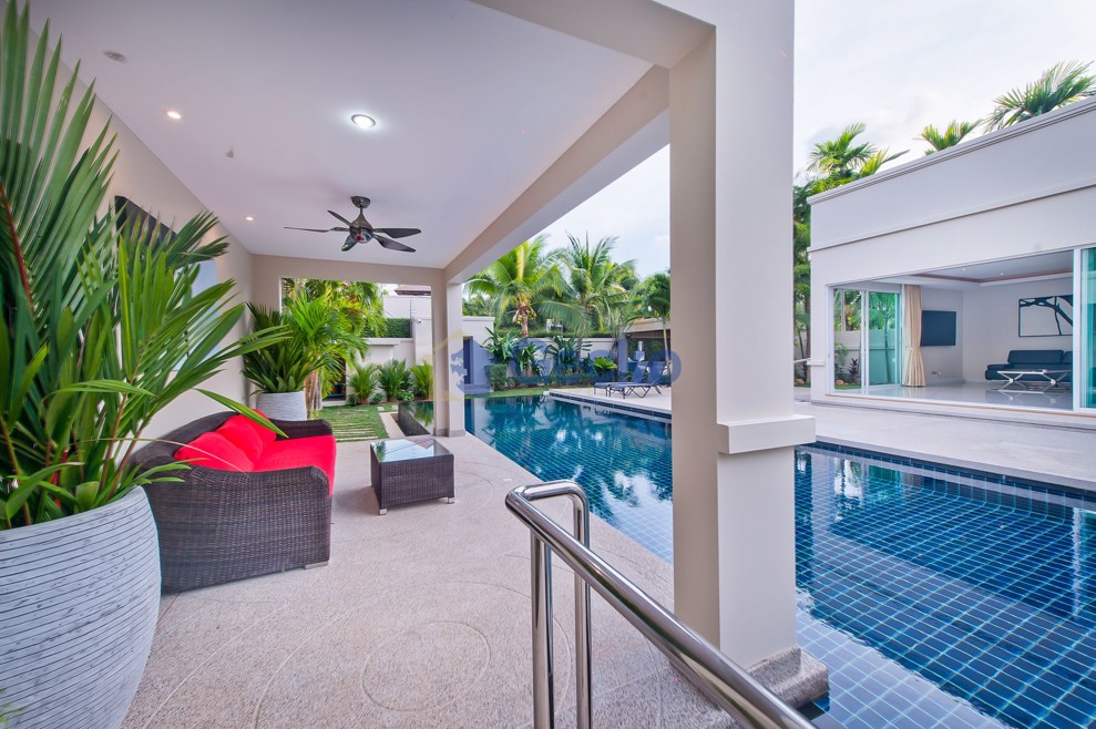 3 Bedrooms House in The Vineyard Phase 1  East Pattaya H009120 (Photo 1)