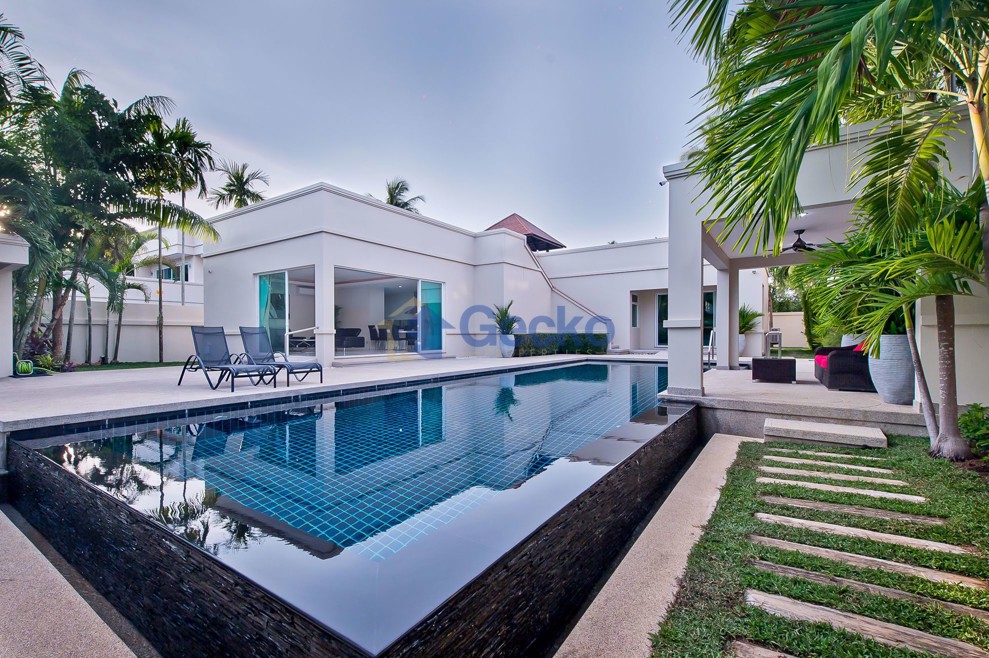 3 Bedrooms House in The Vineyard Phase 1  East Pattaya H009120 (Cover Photo)