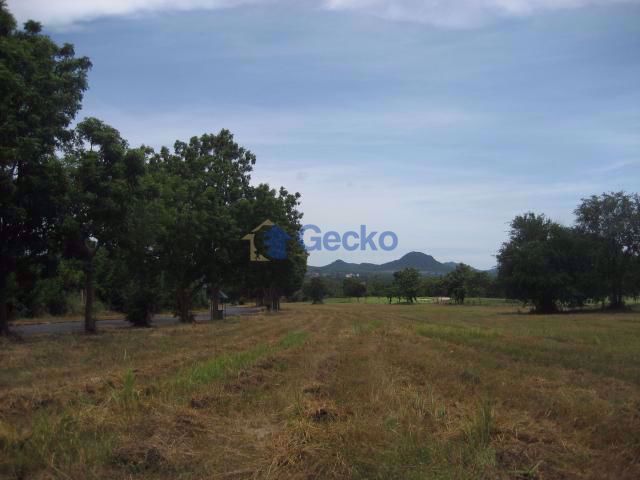 Land available in Huay Yai L009133