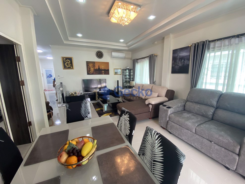3 Bedrooms House  Bang Lamung H009142 (Photo 4)
