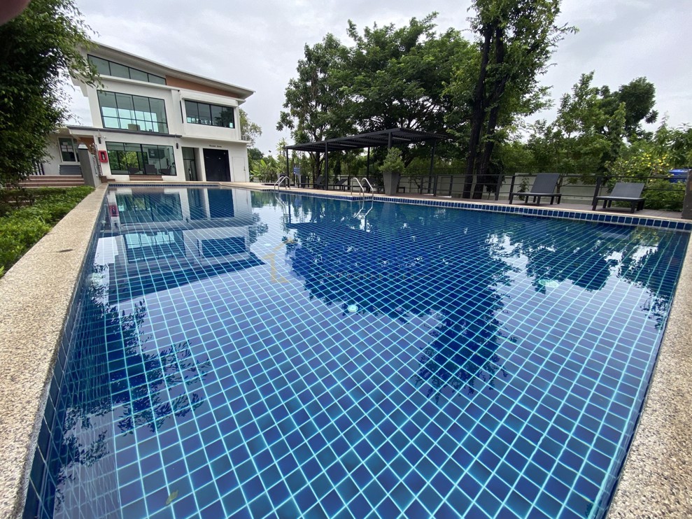 3 Bedrooms House in Patta Village  East Pattaya H007360 (Photo 1)
