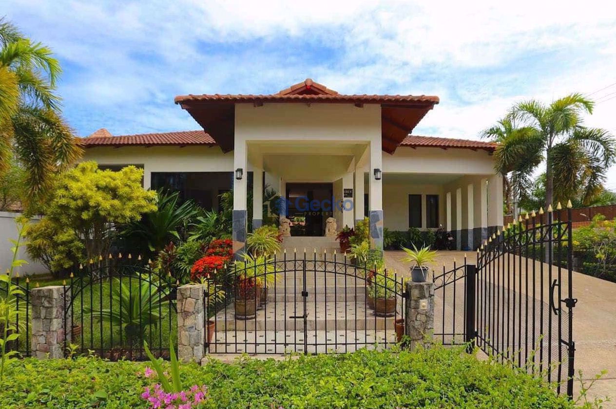 4 Bedrooms House in Paradise Villas 1  East Pattaya H009169