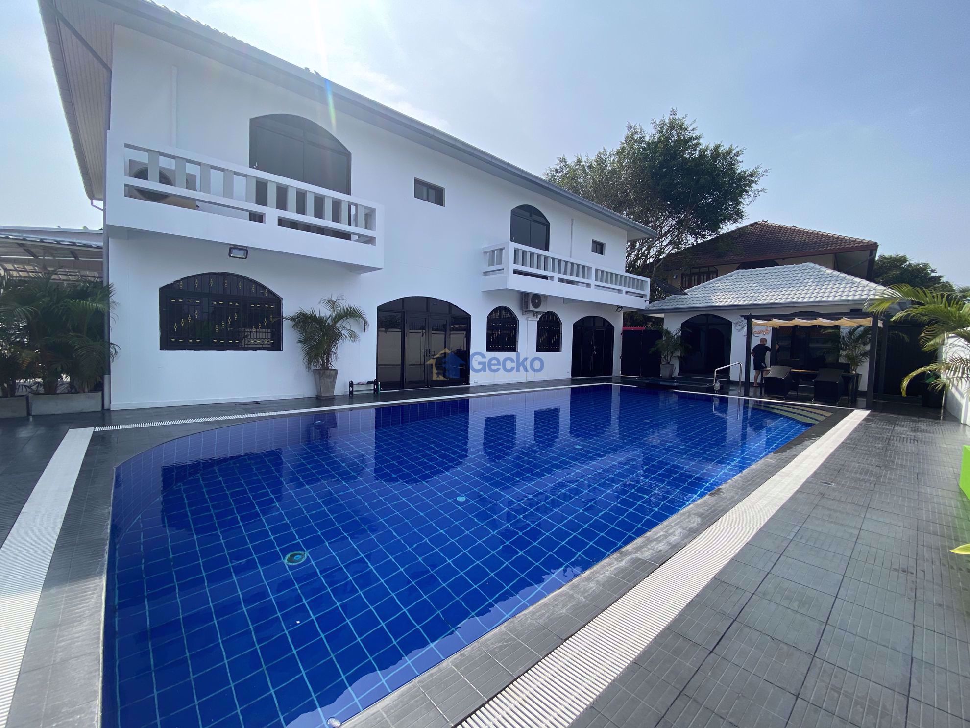 4  Bedrooms bed in House in East Pattaya H009205