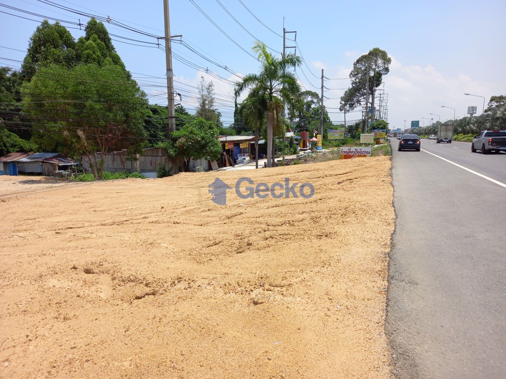 Land available in Bang Lamung L009217 (Photo 1)