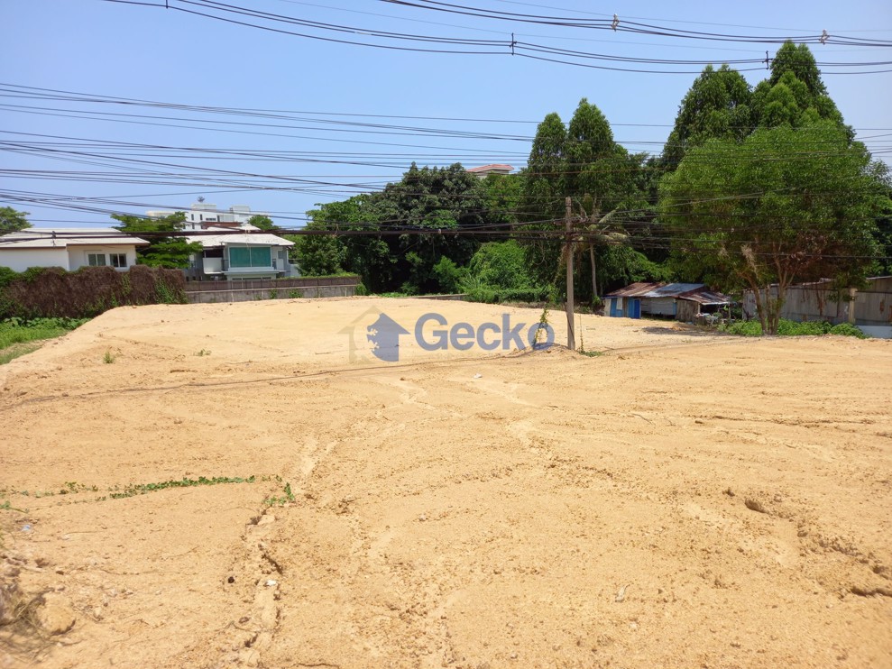 Land available in Bang Lamung L009217 (Photo 2)