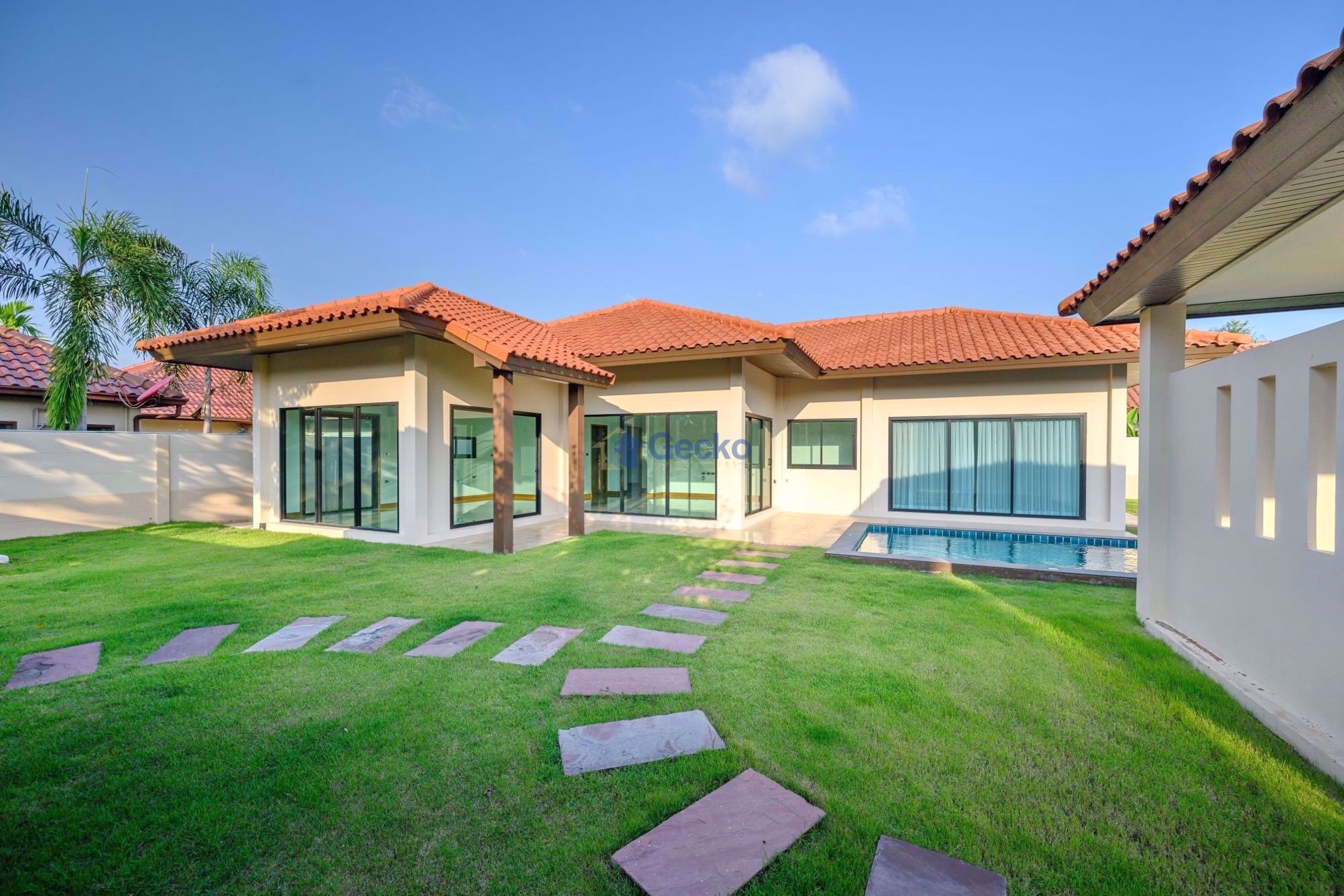3 Bedrooms House เข้า Baan Balina 3  Huay Yai H009242