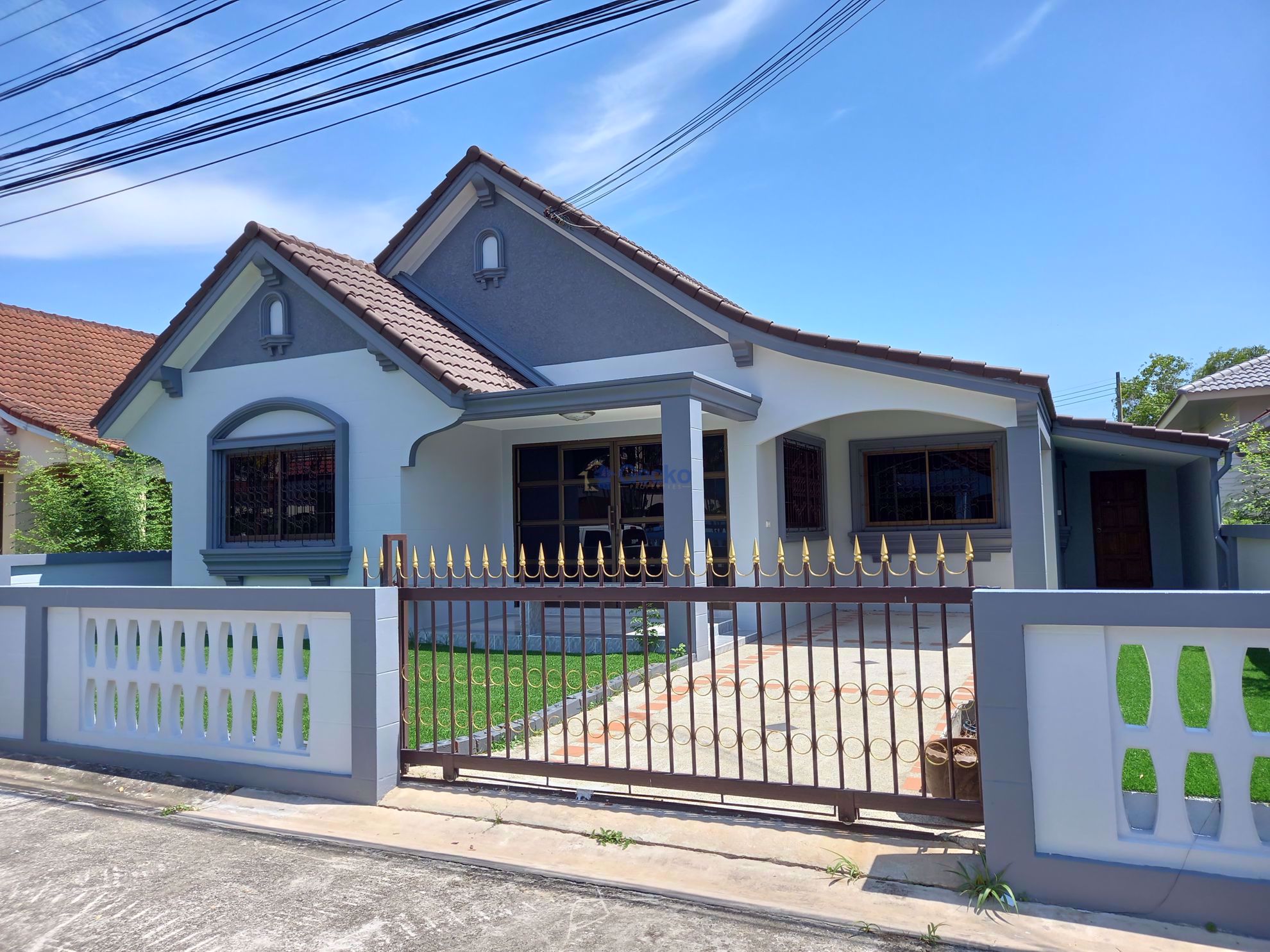 3 Bedrooms House in Permsub Garden Resort  East Pattaya H009249