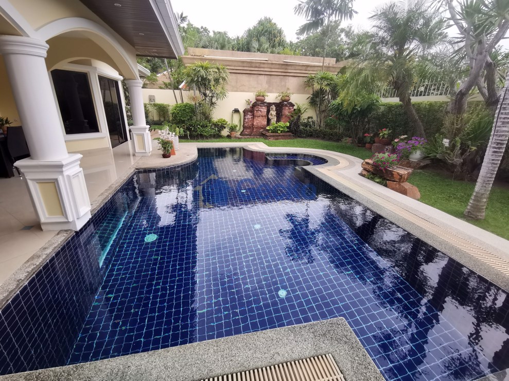 3 Bedrooms House in Jomtien Park Villas  Jomtien Real Estate & Condos for Sale / Rent H009286 (Photo 1)