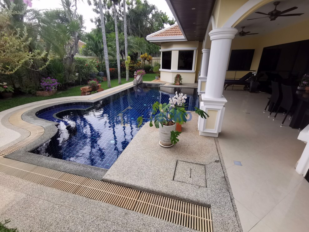 3 Bedrooms House in Jomtien Park Villas  Jomtien Real Estate & Condos for Sale / Rent H009286 (Photo 2)