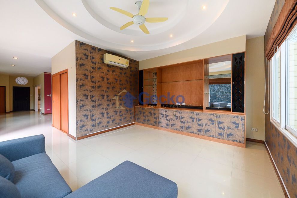 รูปภาพ 5 Bedrooms House เข้า Suksabai Villa  South Pattaya H009320