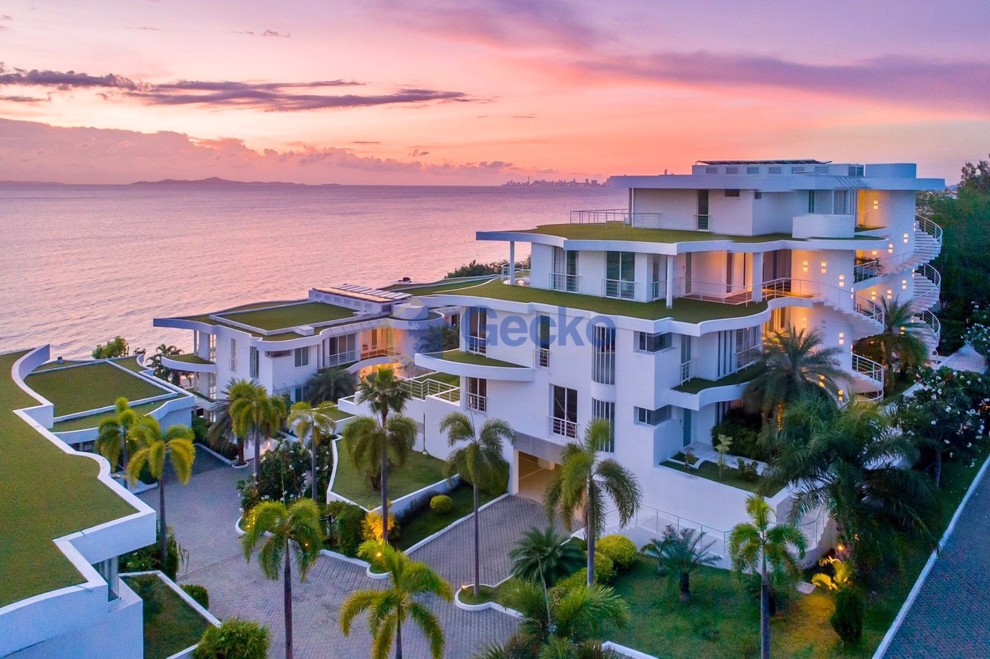 Pure Sunset Beach (Photo 1)