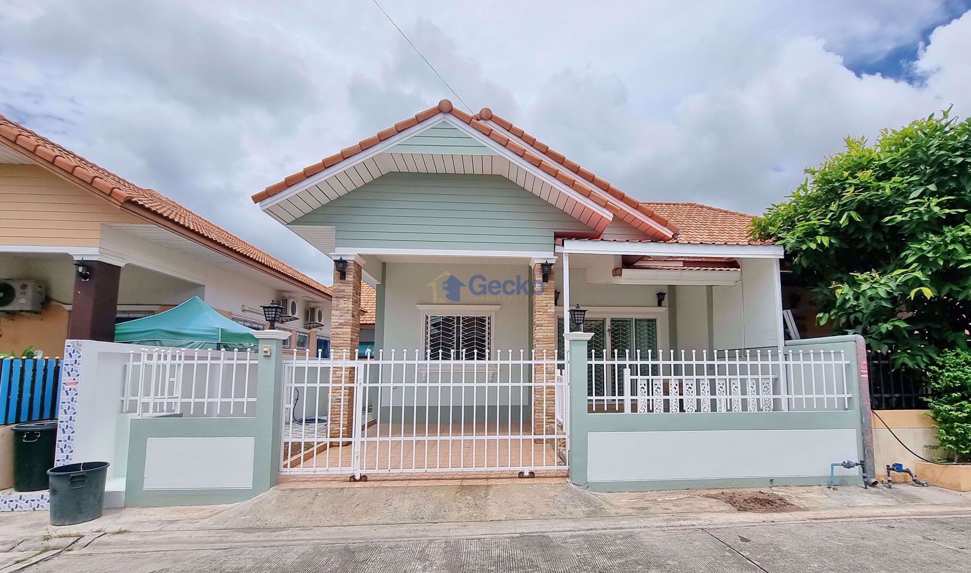 2 Bedrooms House เข้า Classic Home Village  East Pattaya H009467