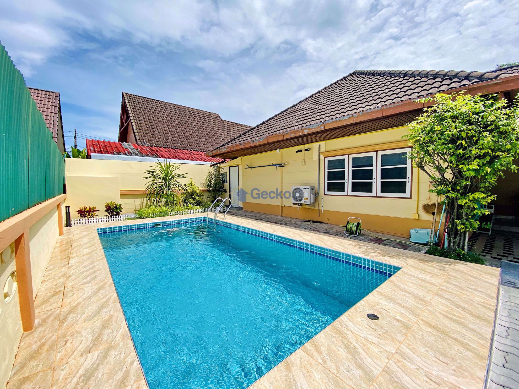 2 ห้องนอน บ้าน in Pattaya Land & House  พัทยาตะวันออก H009581