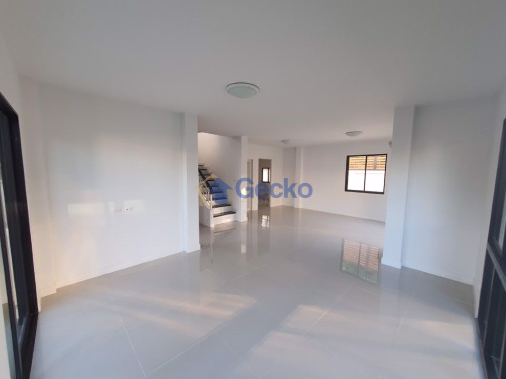 3 Bedrooms House in Far Greenery Village  Na Kluea H009592 (Photo 2)