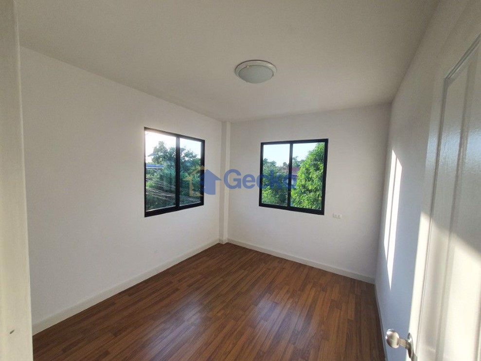 3 Bedrooms House in Far Greenery Village  Na Kluea H009592 (Photo 4)