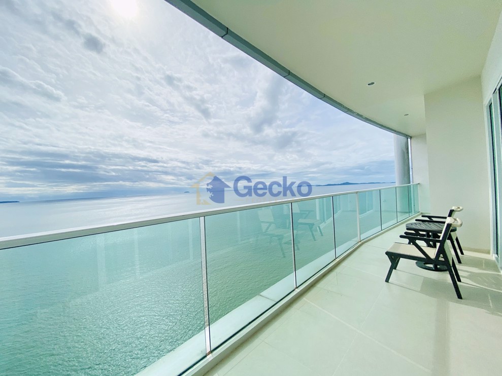 2 Bedrooms Condo in Movenpick White Sand Beach Pattaya Na Jomtien C009598 (Photo 1)
