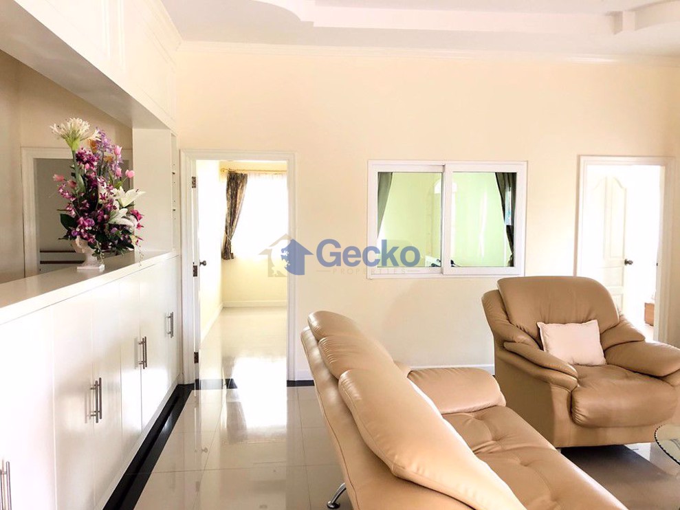 5 Bedrooms House  Huay Yai H009601 (Photo 3)