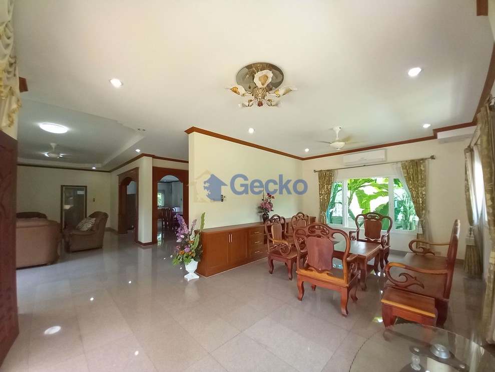 6 Bedrooms House  Huay Yai H009602 (Photo 3)
