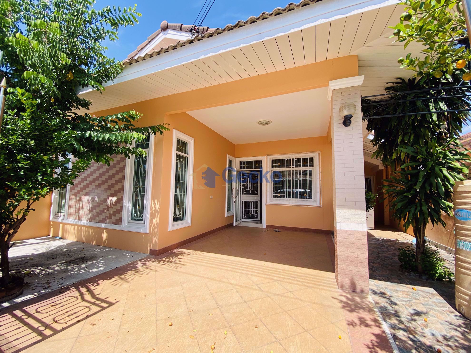 3 Bedrooms House in Chokchai Village 8  East Pattaya H009617