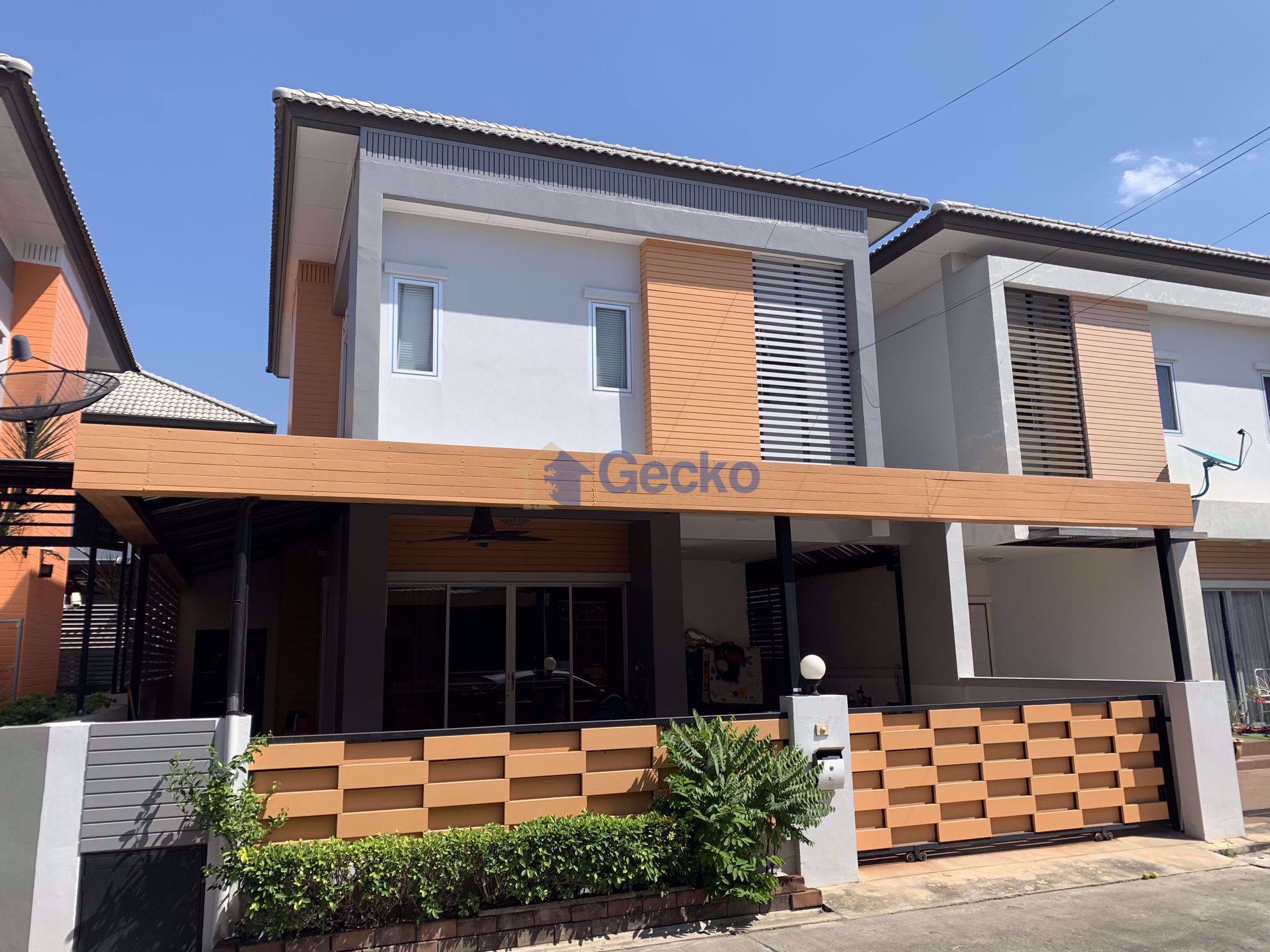 3 ห้องนอน บ้าน in Patta Village  พัทยาตะวันออก H009770