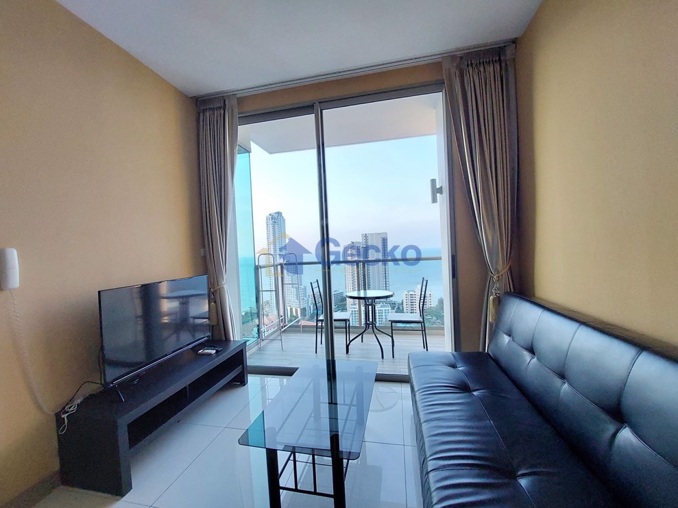 1 Bedroom Condo in The Riviera Wong Amat Beach Wongamat C009798 (Photo 3)
