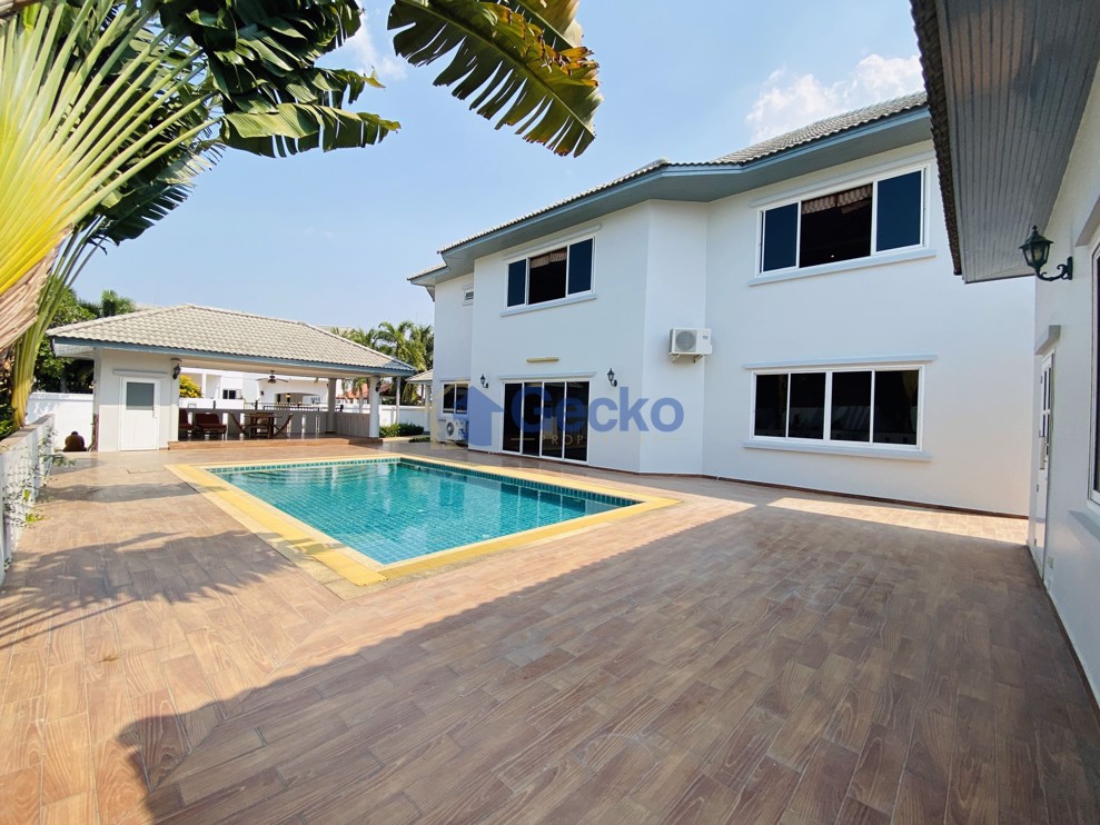 5 Bedrooms House in The Avenues  East Pattaya H009811 (Photo 1)